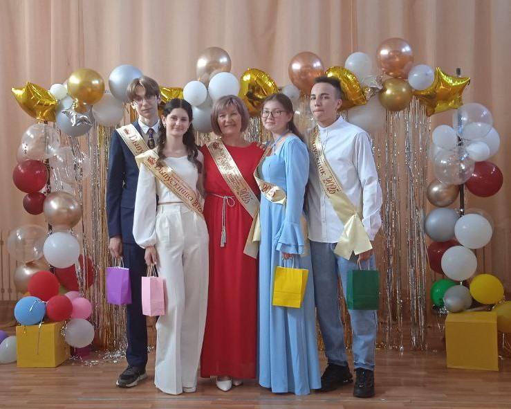 В прошедшие выходные отгремели в школе выпускные!.